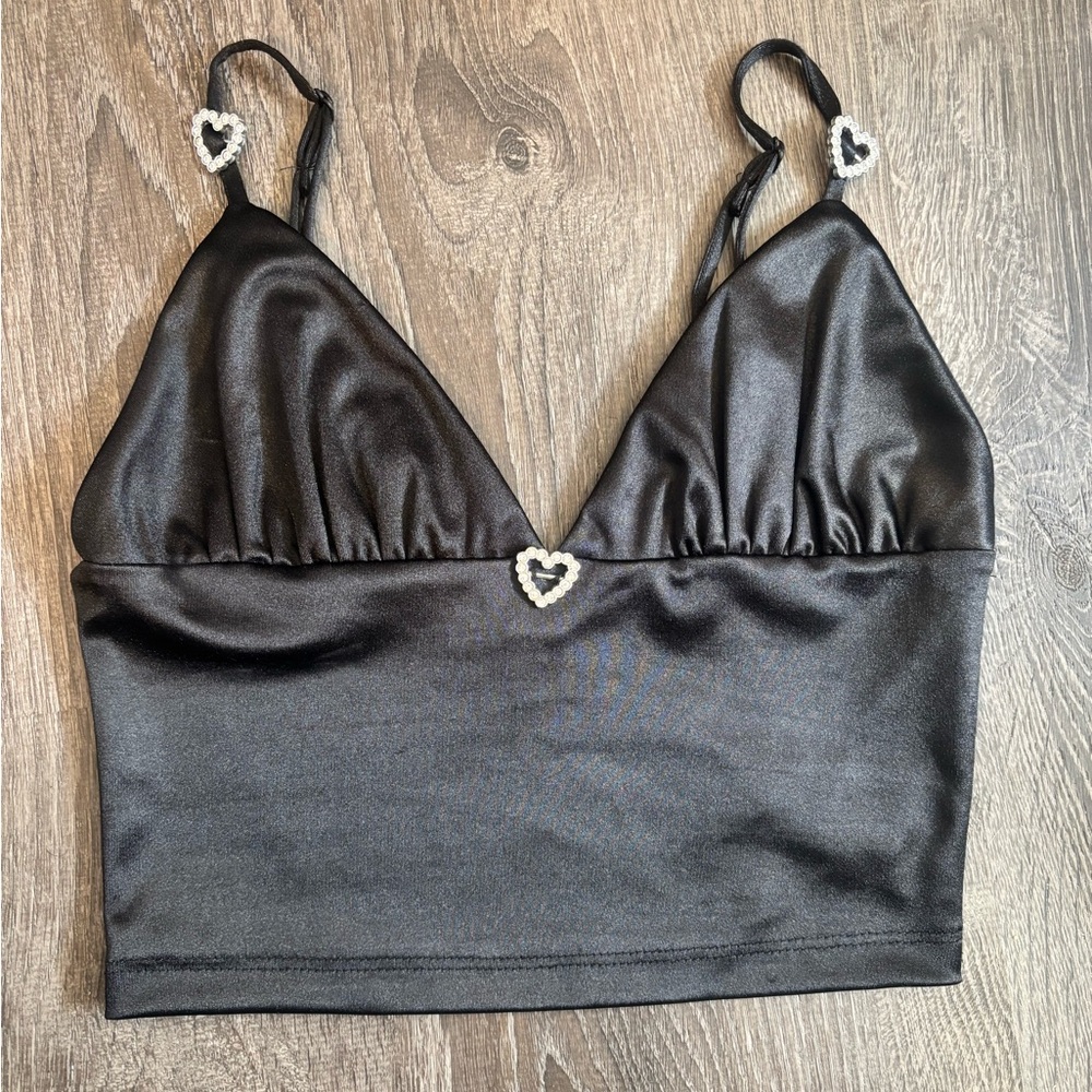 BLACK HEART CROP TOP